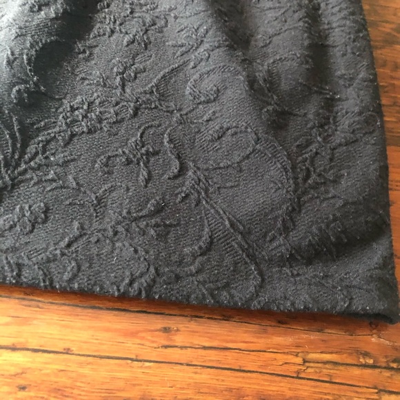 Strapless black dress w/ feathers - Picture 4 of 8